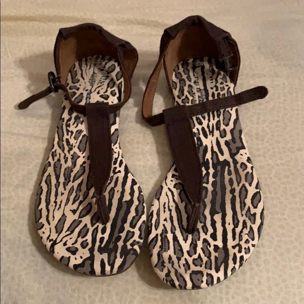 Toms sandals
